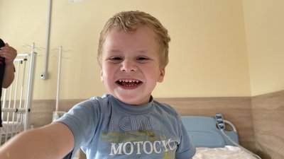 У Львові кардіохірурги прооперували серце 2-річного хлопчика через розріз між ребрами