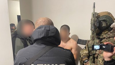 обшуки, затримання