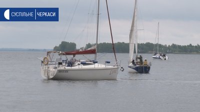 У Черкасах відбулася вітрильна регата: одночасно вийшло 20 яхт
