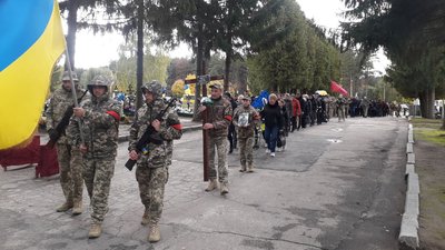 "Один з перших прийшов добровільно": у Сумах попрощалися з Романом Прокопенком