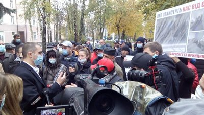 В Житомирі під стінами Нацполіції області протестували проти протиправних дій працівників поліції