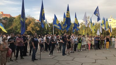 Пікет "Захистимо армію" біля Полтавської ОДА Пікет "Захистимо армію" біля Полтавської ОДА