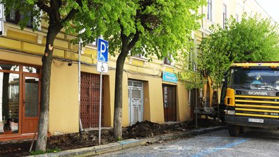 У Чернівцях розпочали капремонт тротуарів на двох ділянках: за скільки грошей