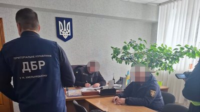 На Хмельниччині закупили неякісні костюми для рятувальників на понад 14 млн грн