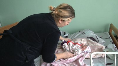 На Харківщині президента просять не допустити закриття пологового відділення На Харківщині президента просять не допустити закриття пологового відділення