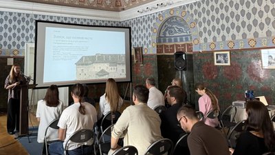 До Дня міста Ужгород у замку провели презентацію оновленого логотипу та гербу.