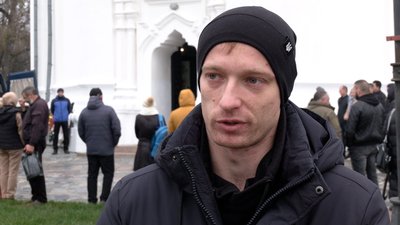 Не міг сидіти вдома, коли в Україні таке коїться: у Чернігові попрощалися з загиблим бійцем Не міг сидіти вдома, коли в Україні таке коїться: у Чернігові попрощалися з загиблим бійцем