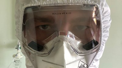 "Не шкодуйте кисню хворим". COVID-19 у цитатах та фото від волинського лікаря