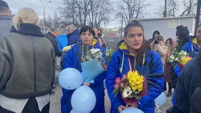 Хокейний клуб "Сумчанка" повернувся до Сум з "бронзою" Кубка чемпіонок