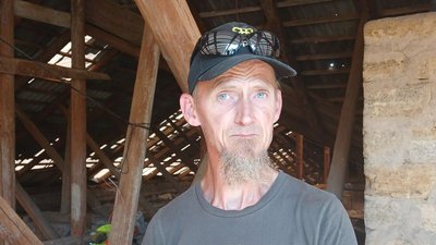 Треба робити добро — як волонтери відновлюють Миколаївську гімназію