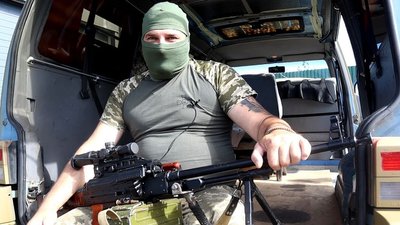 Кулемет Оксана — захисник із Черкащини підписує зброю ім'ям дружини Кулемет Оксана — захисник із Черкащини підписує зброю ім'ям дружини