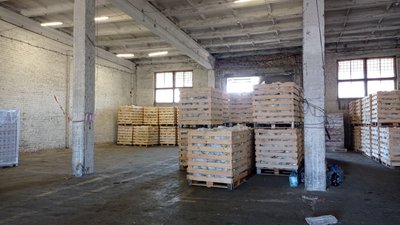 Пів мільйона продуктових наборів відправлять із Полтави на Сумщину: як працює сортувальний центр Пів мільйона продуктових наборів відправлять із Полтави на Сумщину: як працює сортувальний центр