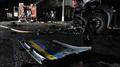 Внаслідок атаки вночі 4 квітня на Харків загинули троє рятувальників, ще один дістав поранення, техніка пошкоджена Внаслідок атаки вночі 4 квітня на Харків загинули троє рятувальників, ще один дістав поранення, техніка пошкоджена