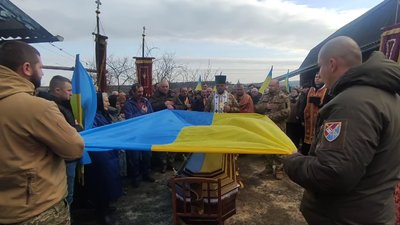 На Тернопільщині попрощалися із захисником України Романом Свердликом