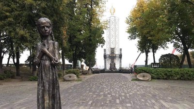 До експозиції Музею Голодомору повернули "Дівчинку з колосками" До експозиції Музею Голодомору повернули "Дівчинку з колосками"