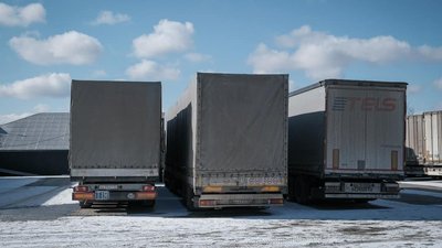 Через кордон на Львівщині ввезли близько 6000 машин із гуманітарним вантажем