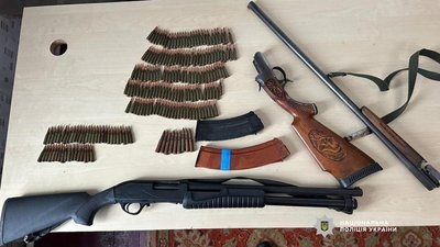 Зброя на Чернігівщині: у двох жителів Новгород-Сіверського району вилучили незаконну зброю