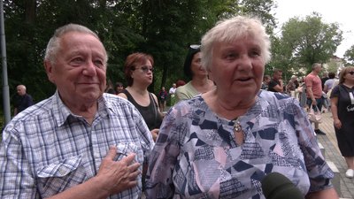 У Рівному виступив фольклорний гурт "Святовид", що виконує пісню Байрактар У Рівному виступив фольклорний гурт "Святовид", що виконує пісню Байрактар