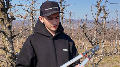 Фермер Микола Ілащук з Топорівців