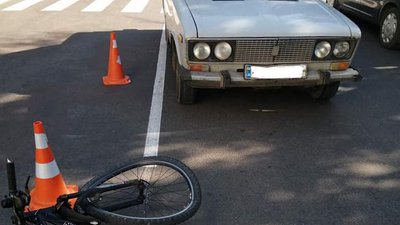 У двох райцентрах Житомирщини під колеса автомобіля потрапили юні велосипедисти У двох райцентрах Житомирщини під колеса автомобіля потрапили юні велосипедисти