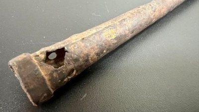 Наконечник скіфського списа, якому 25 століть, намагались відправити до Великобританії Наконечник скіфського списа, якому 25 століть, намагались відправити до Великобританії