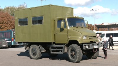 Рівненські волонтери зробили капремонт вантажівки для ЗСУ Рівненські волонтери зробили капремонт вантажівки для ЗСУ