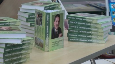 У Хмельницькому презентували книгу пам'яті про першого гендиректора "Поділля-центр"