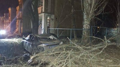 Під час вибуху потріскалось скління