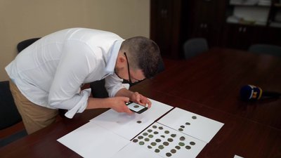На Житомирщині знайшли 32 срібні монети, викарбувані більше тисячі років тому (ОНОВЛЕНО)