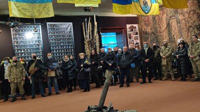 У Черкасах відзначили День пам'яті захисників Донецького аеропорту У Черкасах відзначили День пам'яті захисників Донецького аеропорту