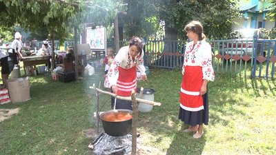 Пісні та скоромні, з грибами та грушами – на Коропщині пройшов фестиваль борщу Пісні та скоромні, з грибами та грушами – на Коропщині пройшов фестиваль борщу