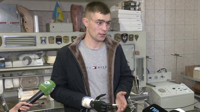 У харківському Інституті протезування показали протез вартістю понад мільйон гривень У харківському Інституті протезування показали протез вартістю понад мільйон гривень