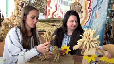 У Тернополі роблять дідухи для захисників У Тернополі роблять дідухи для захисників