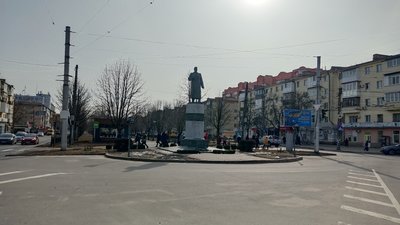 Перейменування та демонтаж: що відомо про деколонізацію на Полтавщині за рік повномасштабної війни Перейменування та демонтаж: що відомо про деколонізацію на Полтавщині за рік повномасштабної війни