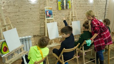 заняття хаб арттерапія малювання діти-переселенці Луганщина Донеччина Дніпро заняття хаб арттерапія малювання діти-переселенці Луганщина Донеччина Дніпро