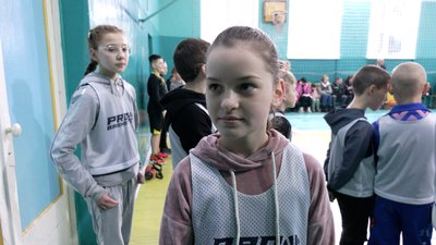 У Рівному дітям військовослужбовців та переселенців влаштували естафету з баскетболу У Рівному дітям військовослужбовців та переселенців влаштували естафету з баскетболу