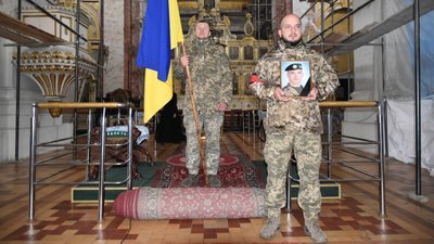 У Луцьку провели в останню путь 26-річного військового Юрія Головача У Луцьку провели в останню путь 26-річного військового Юрія Головача
