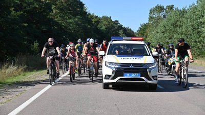 "Fire way до перемоги України": У Рівному рятувальники провели благодійний велопробіг "Fire way до перемоги України": У Рівному рятувальники провели благодійний велопробіг