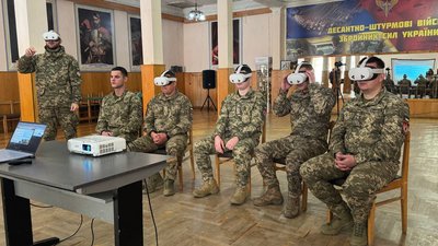 ДШВ, VR-окуляри, навчальний центр, віртуальні реальність, ЗСУ, війна 