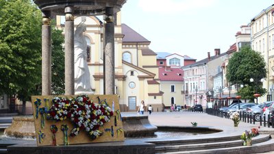Вшанували пам’ять загиблих під час війни дітей. В Івано-Франківську провели тихий перформанс