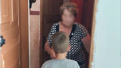 У Херсоні жінка знайшла 8-річного школяра, який заблукав У Херсоні жінка знайшла 8-річного школяра, який заблукав