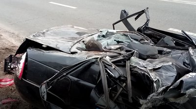 "Дідуся затисло, ми його витягали" — на Оболоні російський танк переїхав авто "Дідуся затисло, ми його витягали" — на Оболоні російський танк переїхав авто