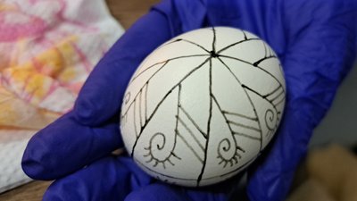 "Дівчина дарувала писанку парубкові. Це був делікатний натяк". Майстриня з Дніпра розповідає про традиції писанкарства "Дівчина дарувала писанку парубкові. Це був делікатний натяк". Майстриня з Дніпра розповідає про традиції писанкарства