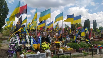 У Тернополі за півтори години до похорону бійця в його могилі виявили гранати