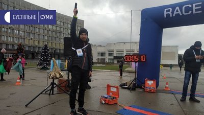 Забіг до Дня Святого Миколая влаштували в Сумах, щоб допомогти онкохворим дітям (ФОТО) Забіг до Дня Святого Миколая влаштували в Сумах, щоб допомогти онкохворим дітям (ФОТО)