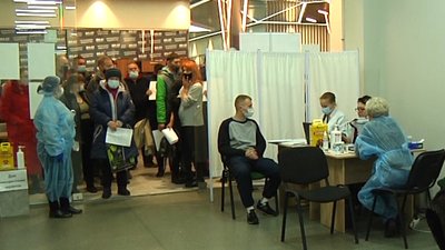 У Житомирі зменшилася кількість бажаючих вакцинуватися У Житомирі зменшилася кількість бажаючих вакцинуватися