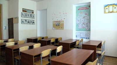 Учні розбомбленого житомирського ліцею №25 вчитимуться у приміщеннях різних закладів Учні розбомбленого житомирського ліцею №25 вчитимуться у приміщеннях різних закладів