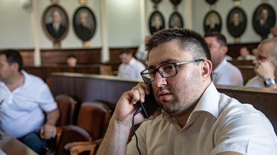 Ексдиректор департаменту розвитку Чернівців подав до суду через звільнення
