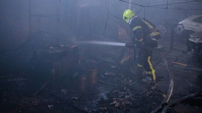Пожежа на СТО під Одесою: до гасіння залучили 19 рятувальників Пожежа на СТО під Одесою: до гасіння залучили 19 рятувальників