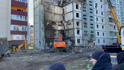 В Умані на Черкащині під час масованого обстрілу влучили у багатоповерхівку. Що відомо В Умані на Черкащині під час масованого обстрілу влучили у багатоповерхівку. Що відомо